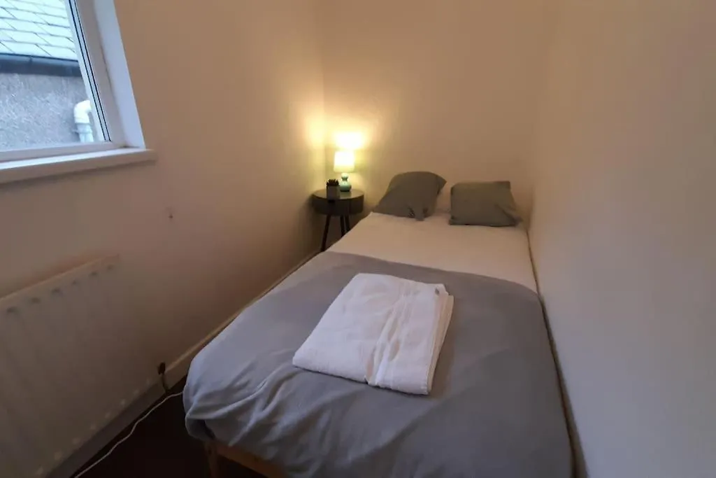 Apartment Spacious 4 Bedroom, Free Netflix, Central Location Cardiff