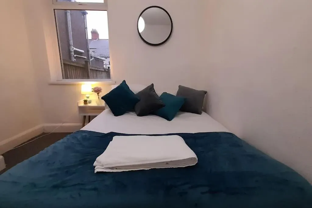 Spacious 4 Bedroom, Free Netflix, Central Location Cardiff