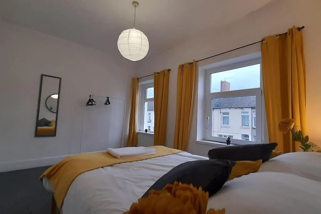 Spacious 4 Bedroom, Free Netflix, Central Location Cardiff United Kingdom