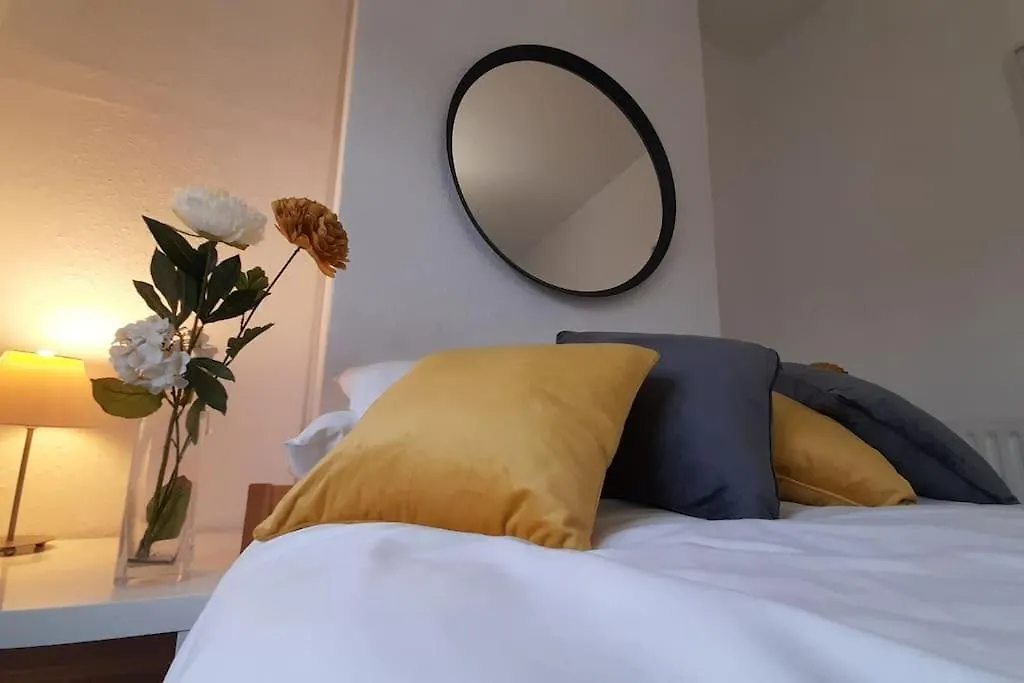 Spacious 4 Bedroom, Free Netflix, Central Location Cardiff 0*,  United Kingdom