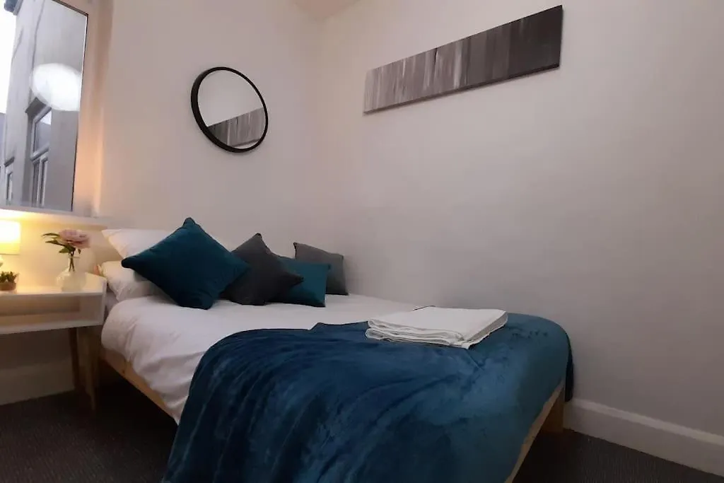 Spacious 4 Bedroom, Free Netflix, Central Location Cardiff United Kingdom
