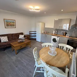 Apartment A Spacious Flat, Cardiff